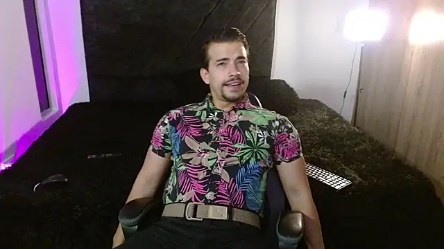 Ian Daviz online show from July 2026 10:01:02 PM