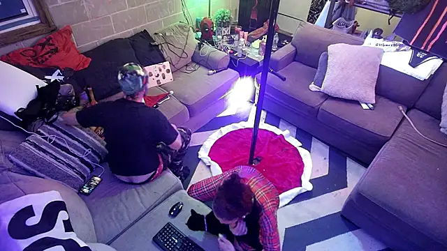 KRYZTALYNXXX online show from December 2025 10:41:02 AM