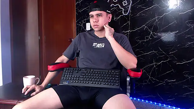 Snapshot of maty_hardx chatting on February 2025 12:17:02 PM maty hardx online show from February 2025 12:17:02 PM