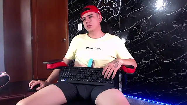 Snapshot of maty_hardx chatting on February 2025 03:53:02 PM maty hardx online show from February 2025 03:53:02 PM