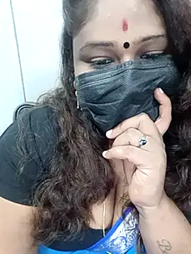 Snapshot of simran21 chatting on January 2025 01:13:01 PM simran21 online show from January 2025 01:13:01 PM