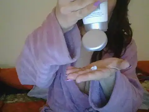 Snapshot of hairygirl80 chatting on December 2024 09:13:01 PM hairygirl80 online show from December 2024 09:13:01 PM