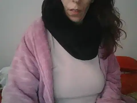 Snapshot of hairygirl80 chatting on December 2024 02:39:02 PM hairygirl80 online show from December 2024 02:39:02 PM