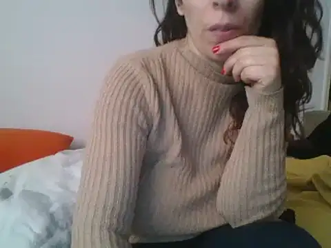Snapshot of hairygirl80 chatting on December 2024 01:06:01 PM hairygirl80 online show from December 2024 01:06:01 PM