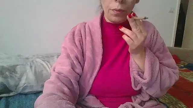 Snapshot of hairygirl80 chatting on December 2024 08:53:02 AM hairygirl80 online show from December 2024 08:53:02 AM