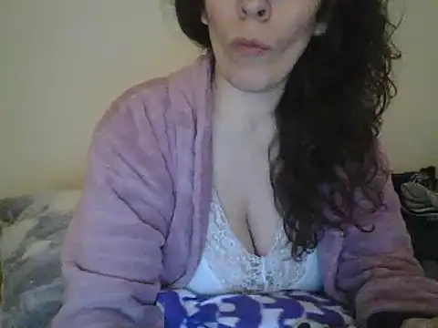 Snapshot of hairygirl80 chatting on January 2025 09:53:02 PM hairygirl80 online show from January 2025 09:53:02 PM