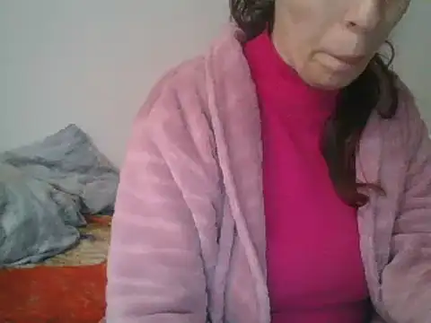 Snapshot of hairygirl80 chatting on January 2025 08:29:02 AM hairygirl80 online show from January 2025 08:29:02 AM