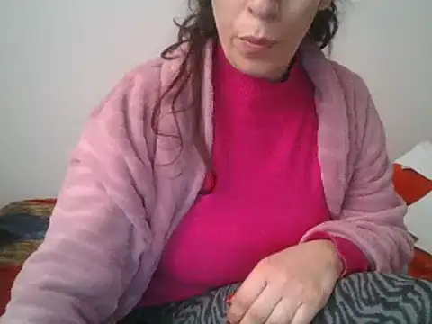Snapshot of hairygirl80 chatting on January 2025 11:32:02 AM hairygirl80 online show from January 2025 11:32:02 AM