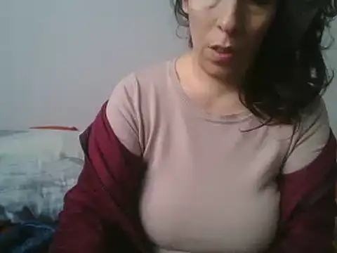 Snapshot of hairygirl80 chatting on March 2025 09:05:02 AM hairygirl80 online show from March 2025 09:05:02 AM