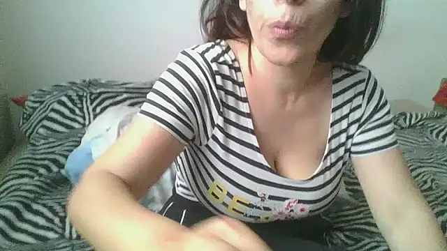 Snapshot of hairygirl80 chatting on September 2025 01:21:01 PM hairygirl80 online show from September 2025 01:21:01 PM