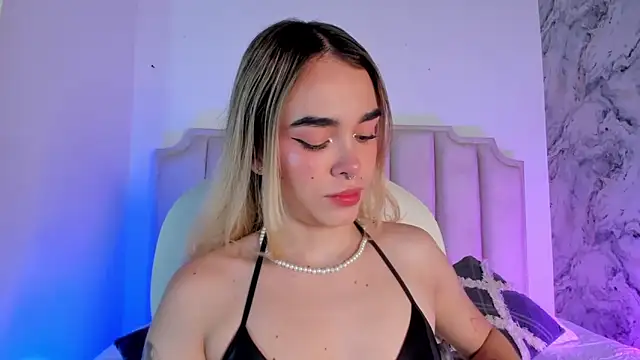 Lucy Vega online show from January 2025 04:10:01 AM