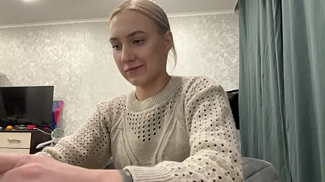 Snapshot of AnneBall chatting on January 2025 04:08:01 PM AnneBall online show from January 2025 04:08:01 PM