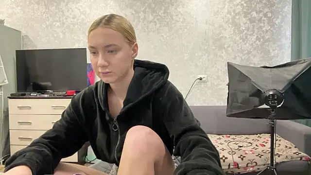 Snapshot of AnneBall chatting on February 2025 06:56:02 AM AnneBall online show from February 2025 06:56:02 AM