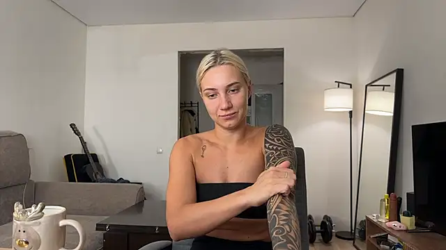 AnneBall online show from December 2025 05:05:01 AM