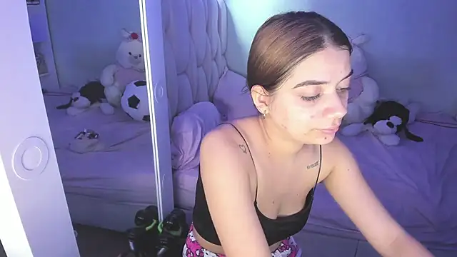 KittyKlum online show from December 2025 04:01:01 PM