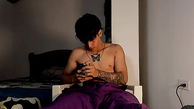 Snakebutterfly online show from December 2024 06:39:01 AM