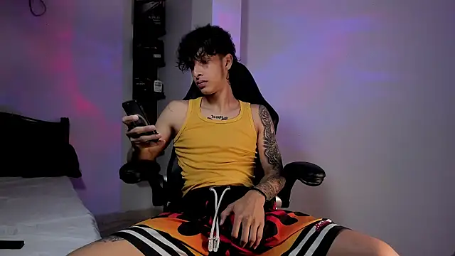 Snakebutterfly online show from March 2025 07:08:02 AM