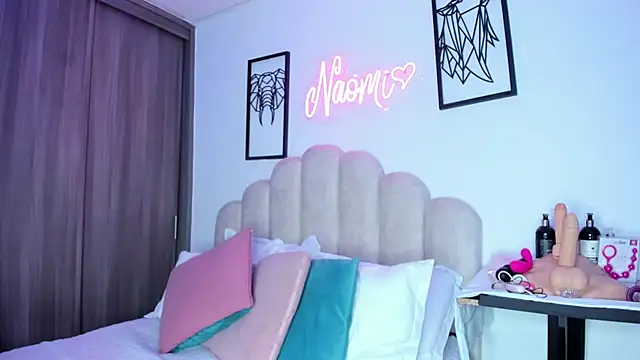 NaomiAsha online show from April 2026 12:39:01 PM