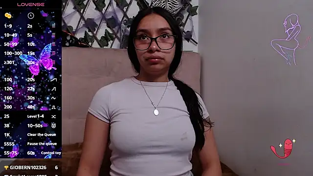 Stefanygp online show from November 2025 07:25:01 PM