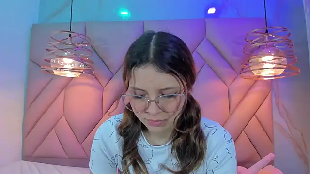 AngelaaCute  online show from February 2025 03:30:02 PM