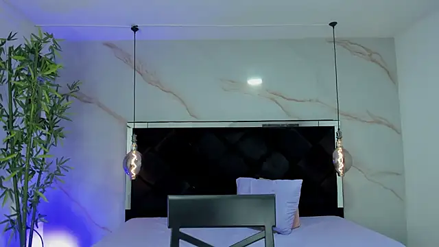 AngelaaCute  online show from September 2025 12:18:01 PM