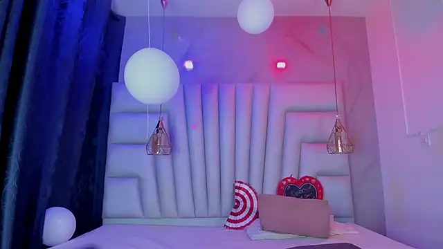 AngelaaCute  online show from February 2026 08:27:01 PM