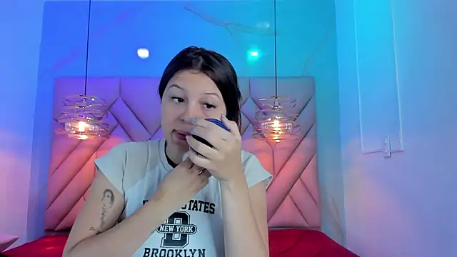 Snapshot of AngelaaCute_ chatting on July 2026 12:09:02 PM AngelaaCute online show from July 2026 12:09:02 PM