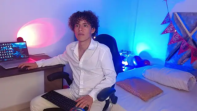 Snapshot of nickolas_moon chatting on February 2025 05:53:01 PM nickolas moon online show from February 2025 05:53:01 PM