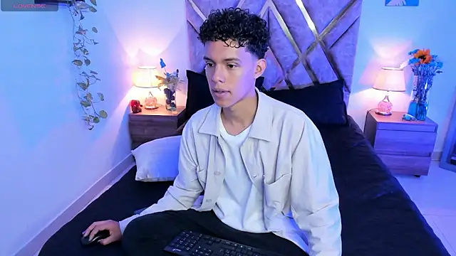 Snapshot of nickolas_moon chatting on September 2025 02:10:01 PM nickolas moon online show from September 2025 02:10:01 PM