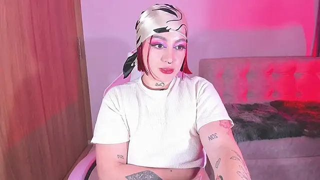 annika taylor online show from February 2025 01:08:01 AM