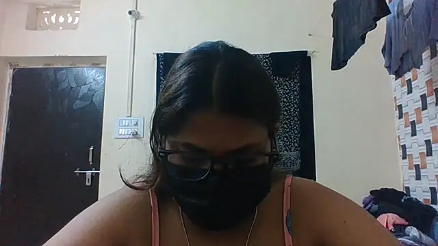 Snapshot of Hotmilfxox chatting on June 2026 07:11:01 AM Hotmilfxox online show from June 2026 07:11:01 AM