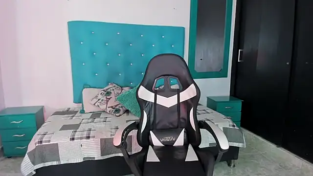 Tasha Sant online show from September 2025 07:46:02 PM