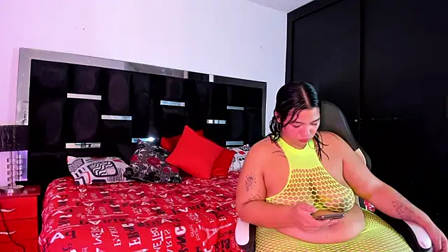 Tasha Sant online show from October 2025 11:48:01 PM