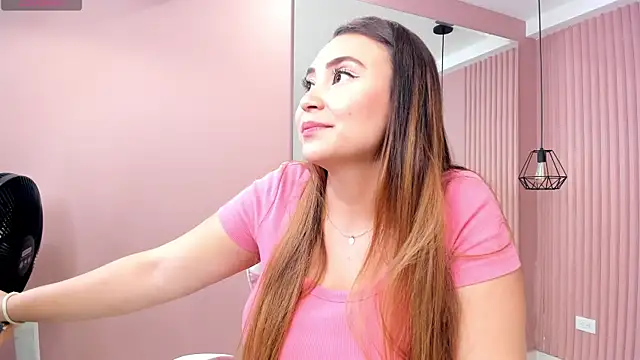 Snapshot of dulce_santamaria chatting on December 2024 09:39:02 PM dulce santamaria online show from December 2024 09:39:02 PM