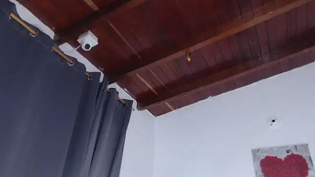 Amara Red online show from October 2025 10:57:02 AM