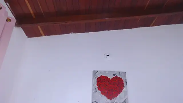 Amara Red online show from April 2026 11:54:01 PM