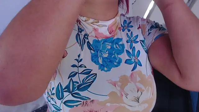 Snapshot of Amara_Red chatting on July 2026 11:25:01 AM Amara Red online show from July 2026 11:25:01 AM