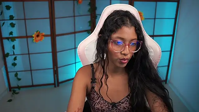 small emilie online show from September 2025 09:07:02 PM