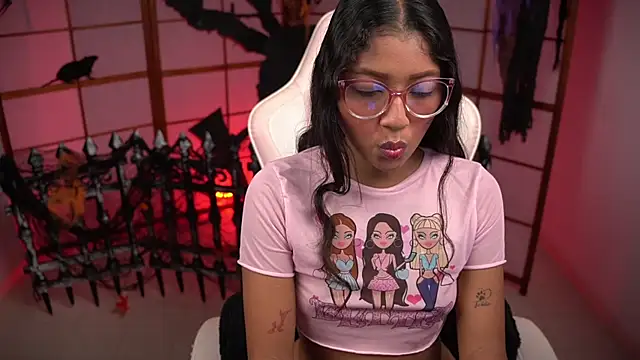 small emilie online show from October 2025 03:03:02 PM