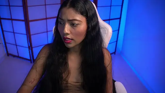 small emilie online show from November 2025 01:43:01 PM