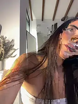   Alisson  online show from May 2026 01:00:02 AM
