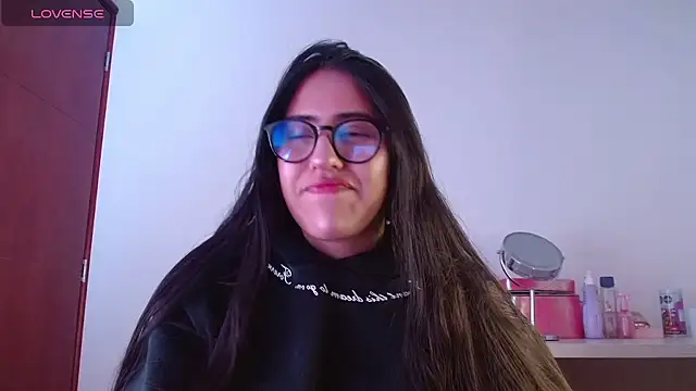 Snapshot of Paris-love chatting on December 2024 04:36:02 AM Paris-love online show from December 2024 04:36:02 AM