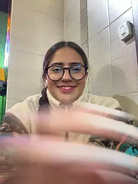 Snapshot of Paris-love chatting on March 2025 09:18:02 PM Paris-love online show from March 2025 09:18:02 PM