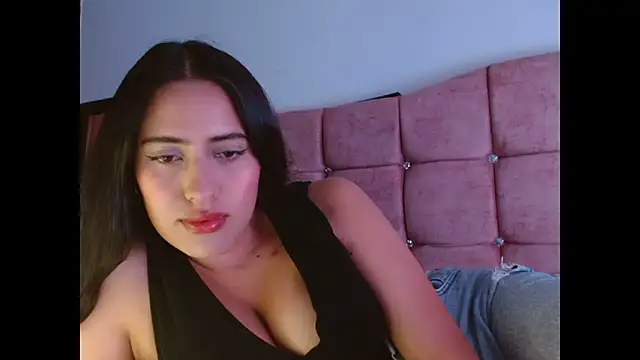 Snapshot of Paris-love chatting on October 2025 09:59:01 PM Paris-love online show from October 2025 09:59:01 PM