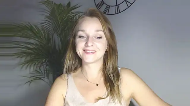 Snapshot of AliciaDesire chatting on November 2025 03:05:02 PM AliciaDesire online show from November 2025 03:05:02 PM