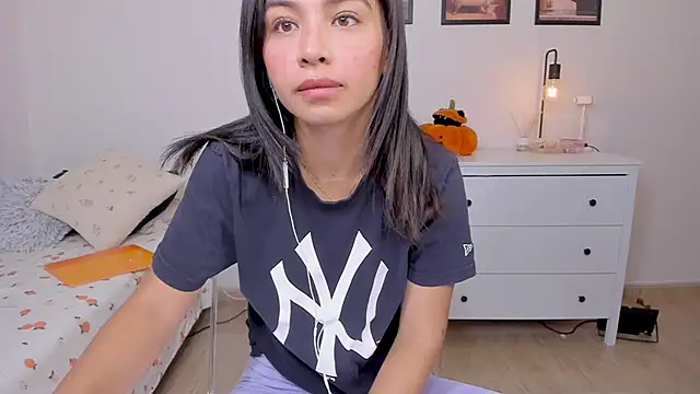 Adriennesexxx online show from September 2025 06:46:02 PM