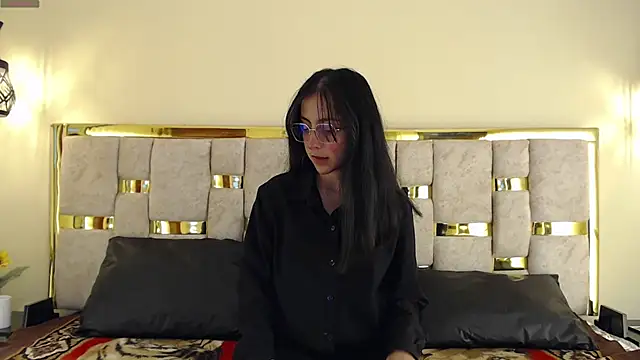 Snapshot of ling_ling24 chatting on January 2025 03:15:01 AM ling ling24 online show from January 2025 03:15:01 AM