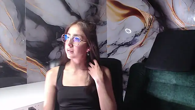 Snapshot of ling_ling24 chatting on March 2025 03:59:02 AM ling ling24 online show from March 2025 03:59:02 AM