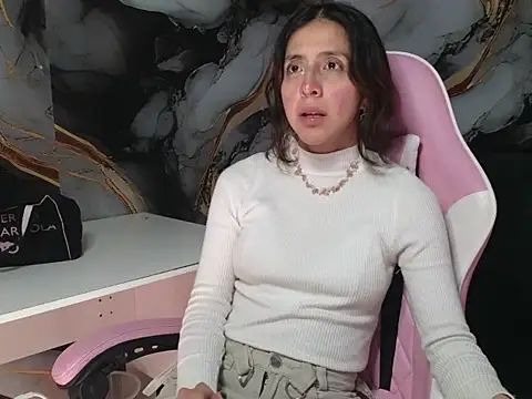 Snapshot of ling_ling24 chatting on December 2025 07:03:01 AM ling ling24 online show from December 2025 07:03:01 AM