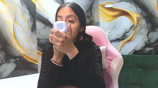 Snapshot of ling_ling24 chatting on January 2026 01:11:02 AM ling ling24 online show from January 2026 01:11:02 AM